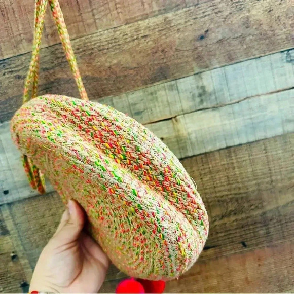 NWOT Shiraleah Round Woven Neon W Pom Pom Crossbody - Picture 7 of 10